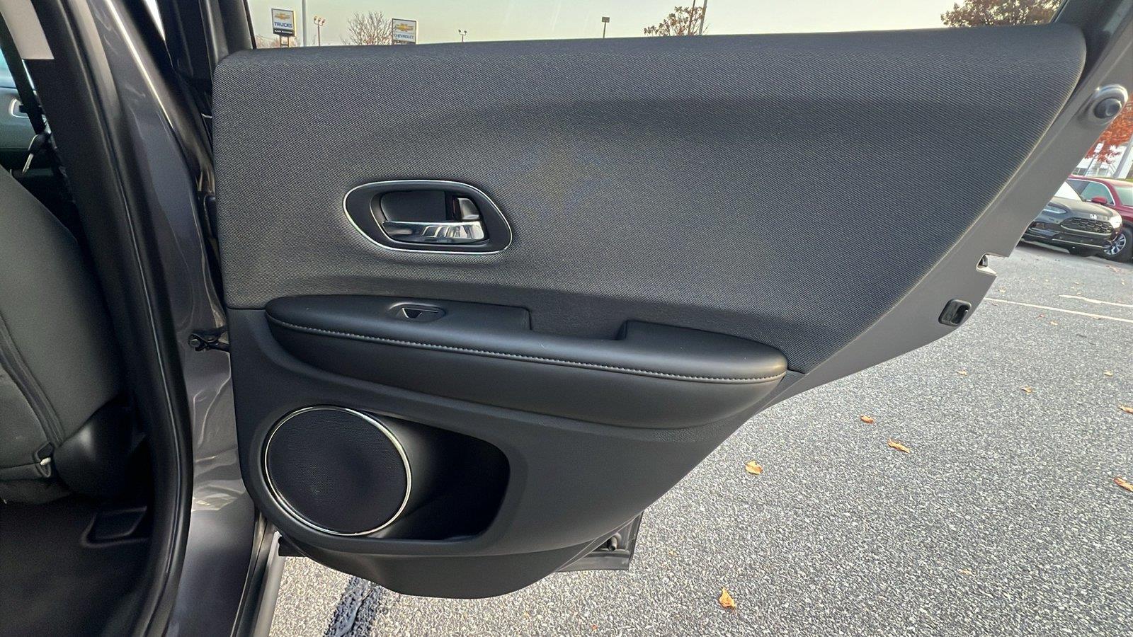 2021 Honda HR-V photo 14 of 31