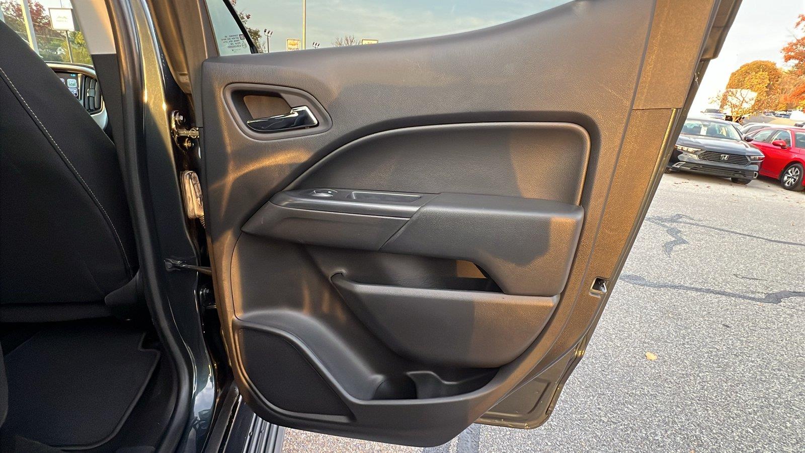 2018 Chevrolet Colorado photo 14 of 31