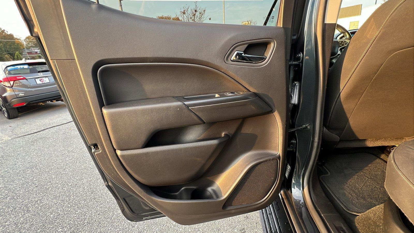 2018 Chevrolet Colorado photo 17 of 31