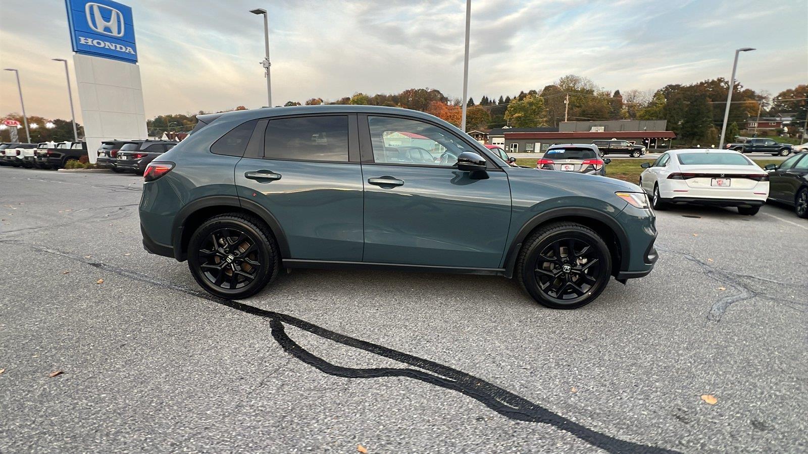 2024 Honda HR-V photo 3 of 29