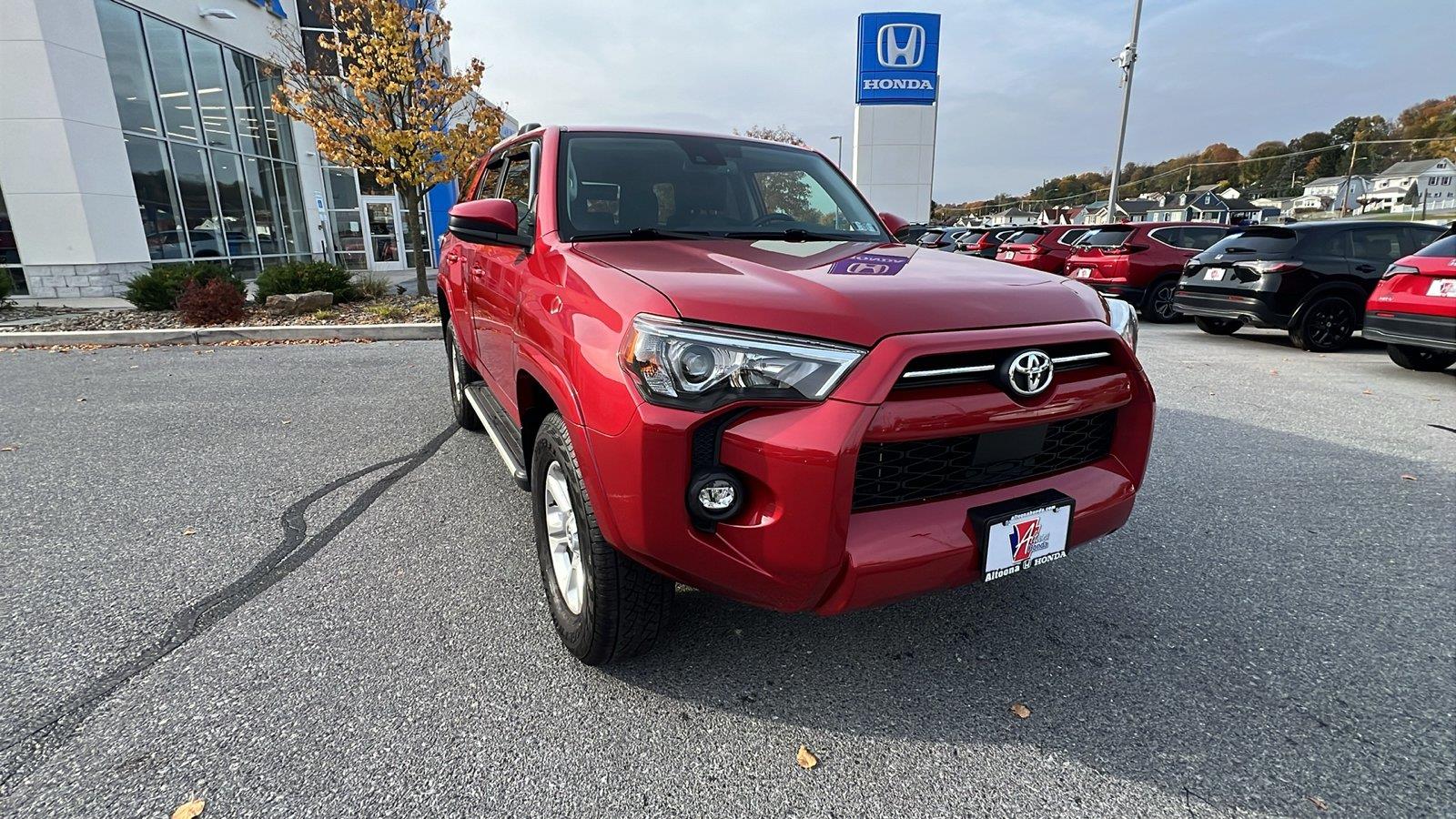 2023 Toyota 4Runner photo 2 of 30
