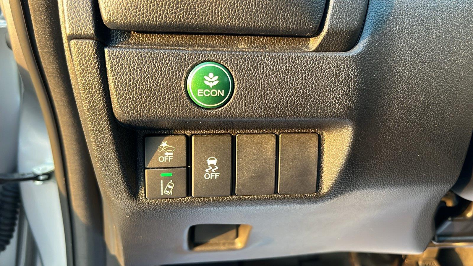 2018 Honda Fit photo 23 of 31