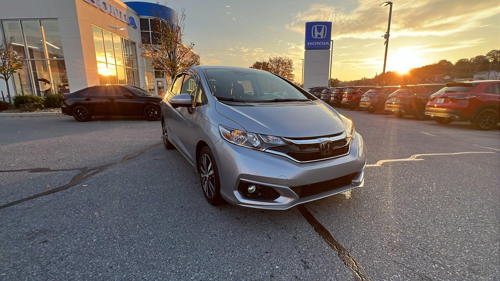 2018 Honda Fit photo 2 of 31