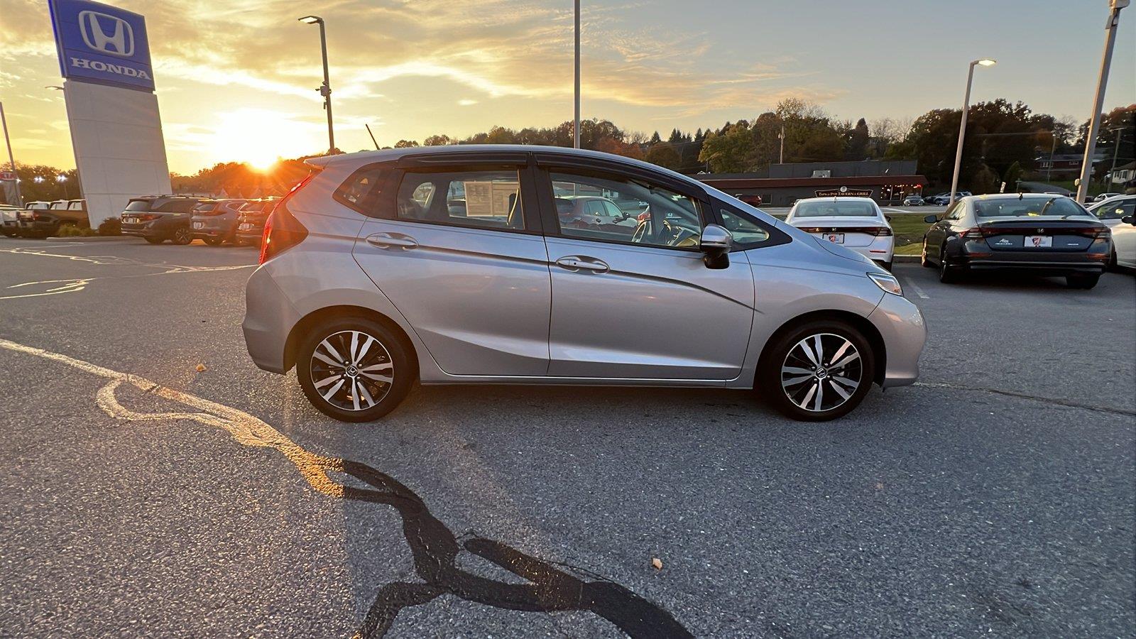2018 Honda Fit photo 3 of 31