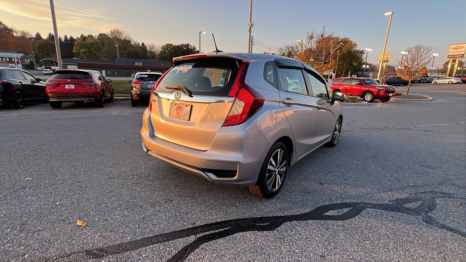 2018 Honda Fit photo 4 of 31