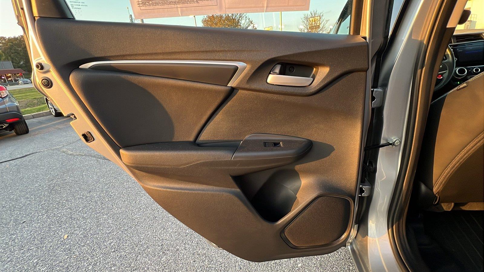 2018 Honda Fit photo 17 of 31