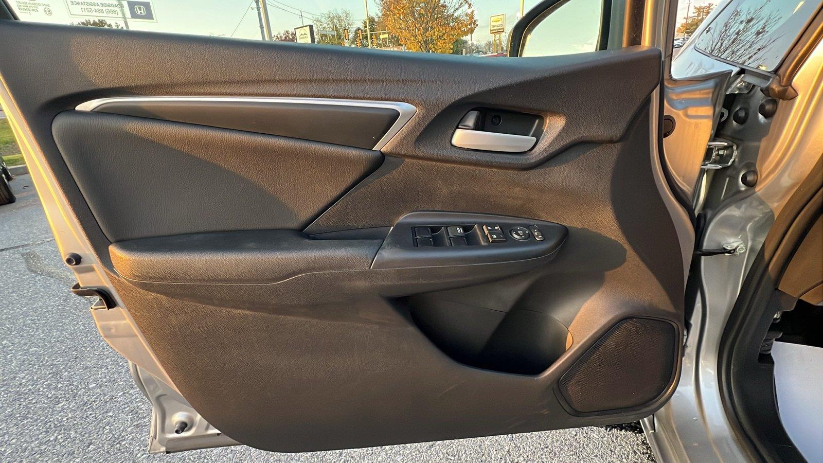 2018 Honda Fit photo 21 of 31