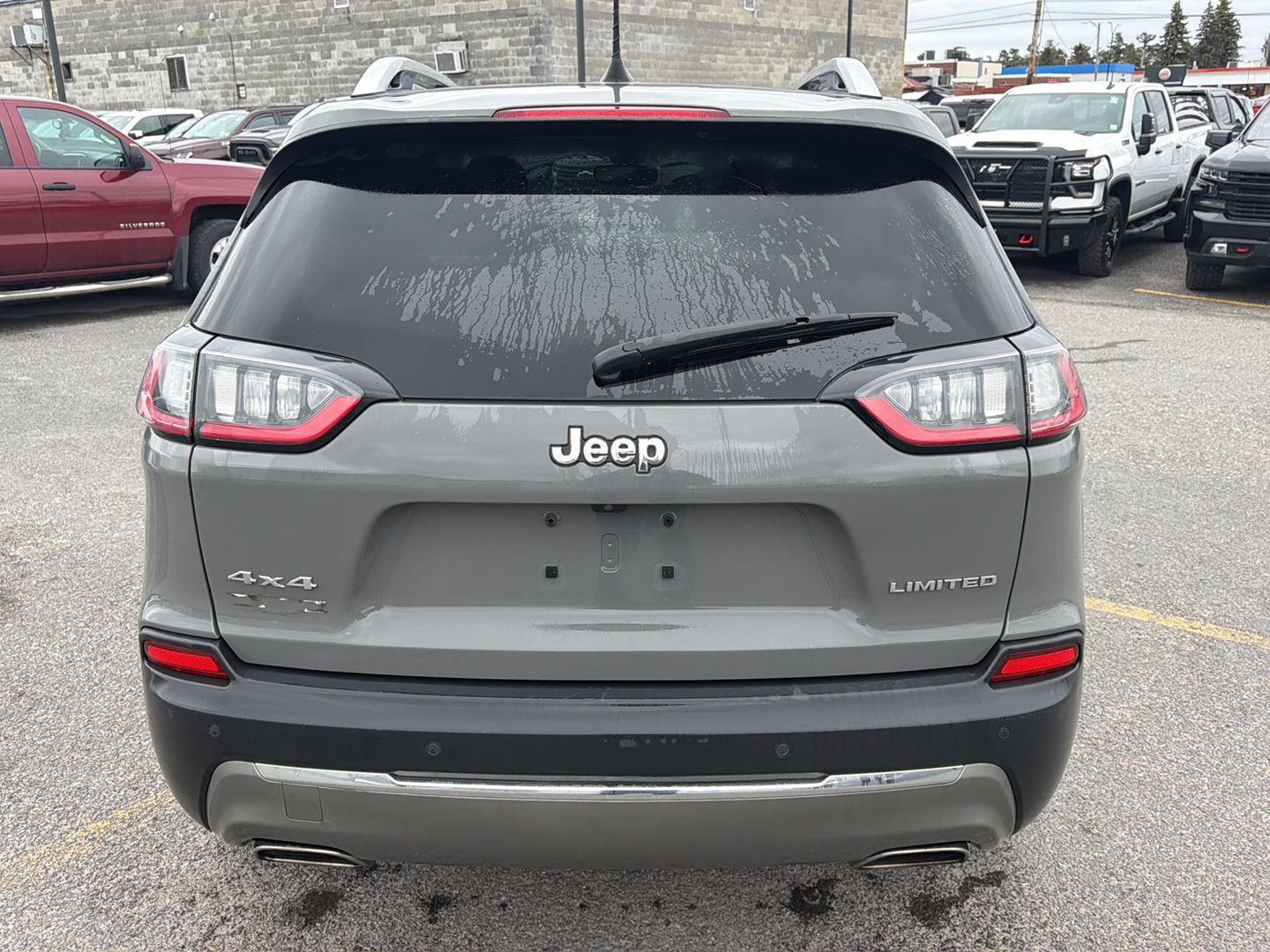 View vehicle photo 5