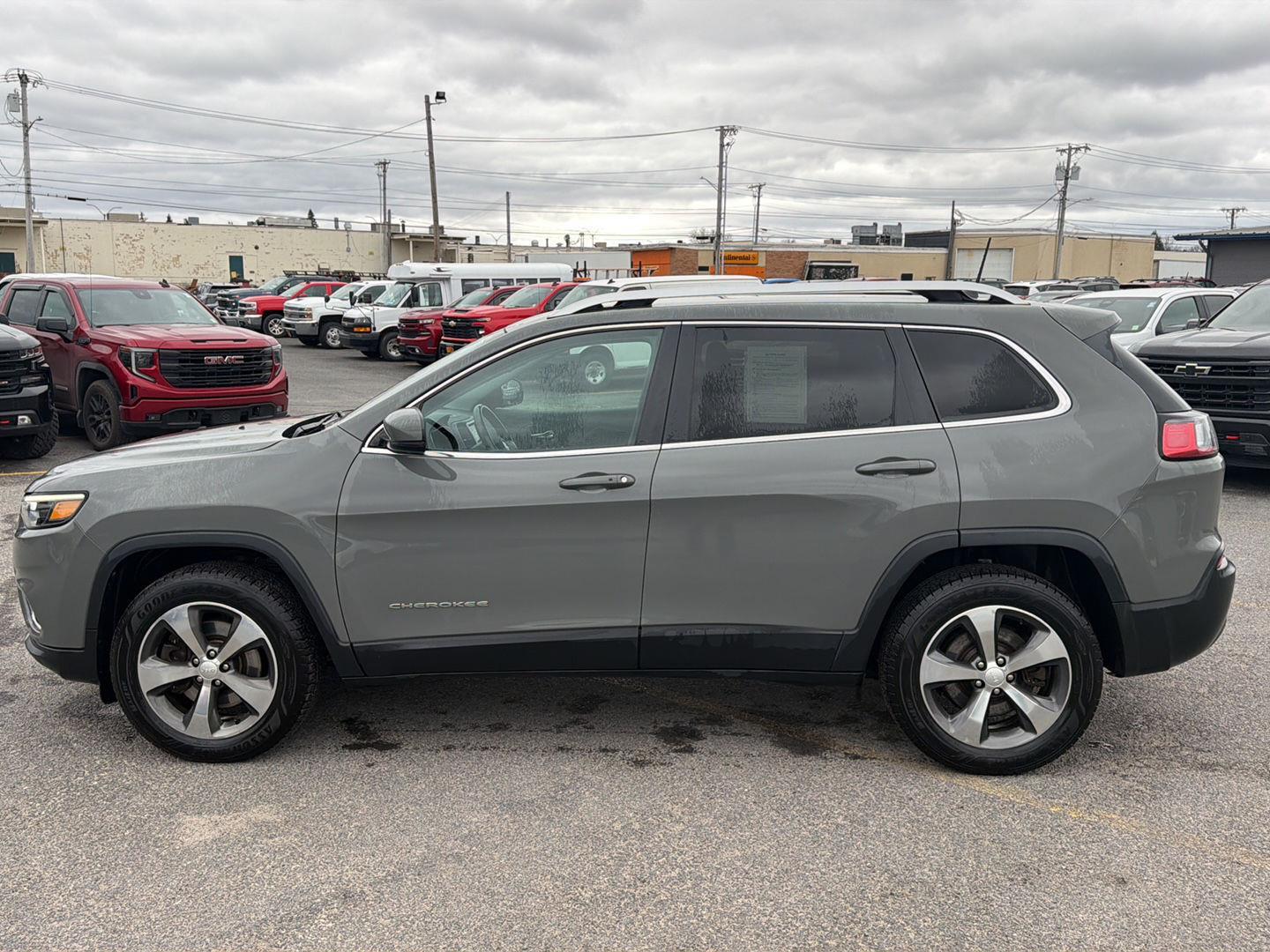 View vehicle photo 6