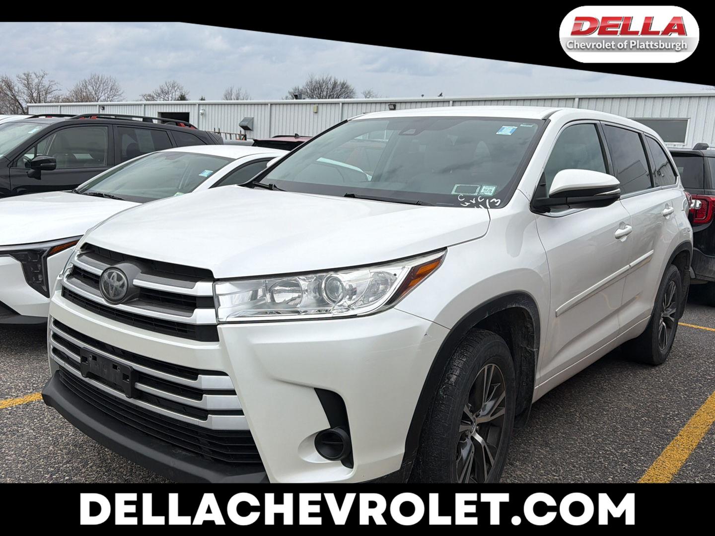 White (Blizzard Pearl) 2018 Toyota Highlander LE AWD SUV / Crossover All-Wheel Drive Automatic