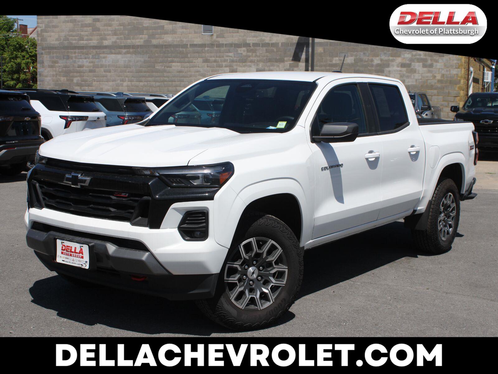 Summit White 2025 Chevrolet Colorado Pickup Truck Four-Wheel Drive 8-Speed Automatic