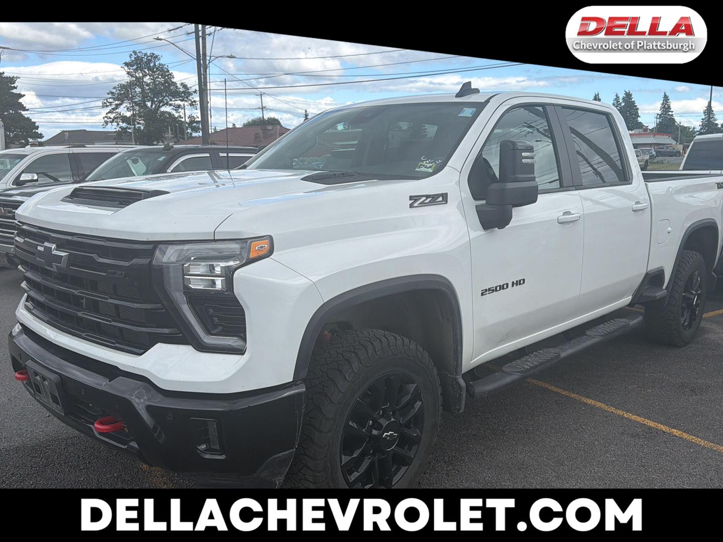 Summit White 2025 Chevrolet Silverado 2500HD Pickup Truck Four-Wheel Drive Automatic