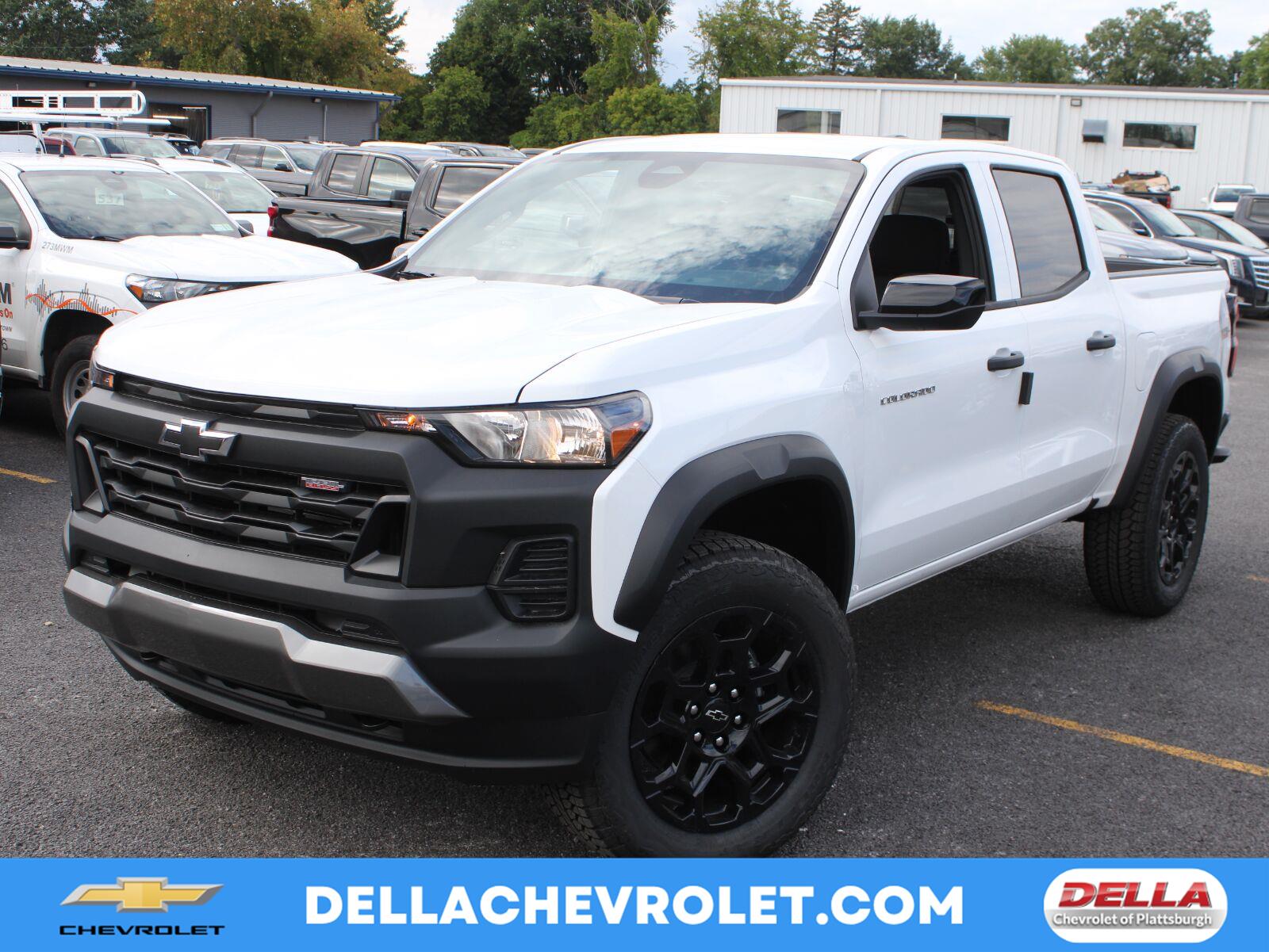 Summit White 2026 Chevrolet Colorado Pickup Truck Four-Wheel Drive 8-Speed Automatic