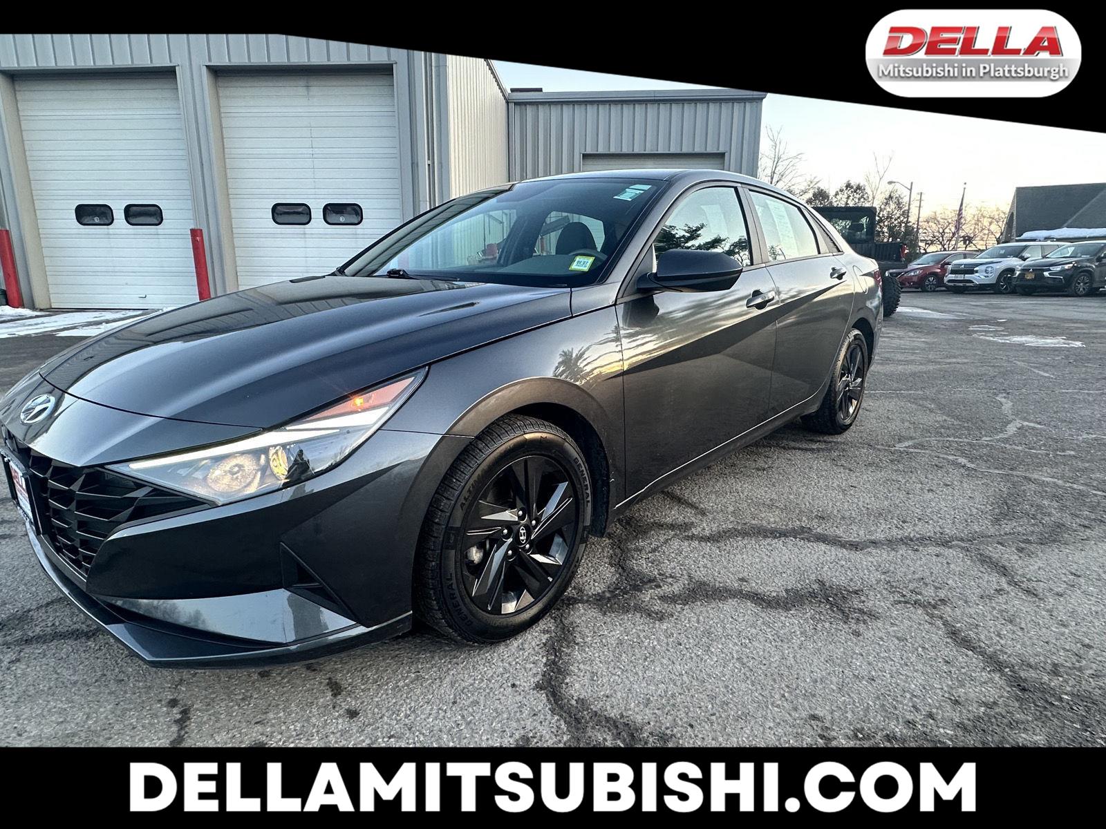 2022 Hyundai Elantra SEL FWD