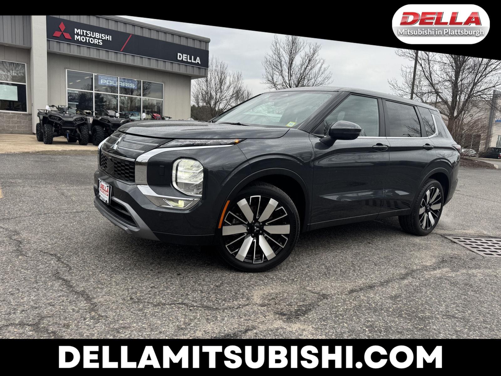 Alloy Silver Metallic 2025 Mitsubishi Outlander SE FWD SUV / Crossover Front-Wheel Drive Continuously Variable Transmission