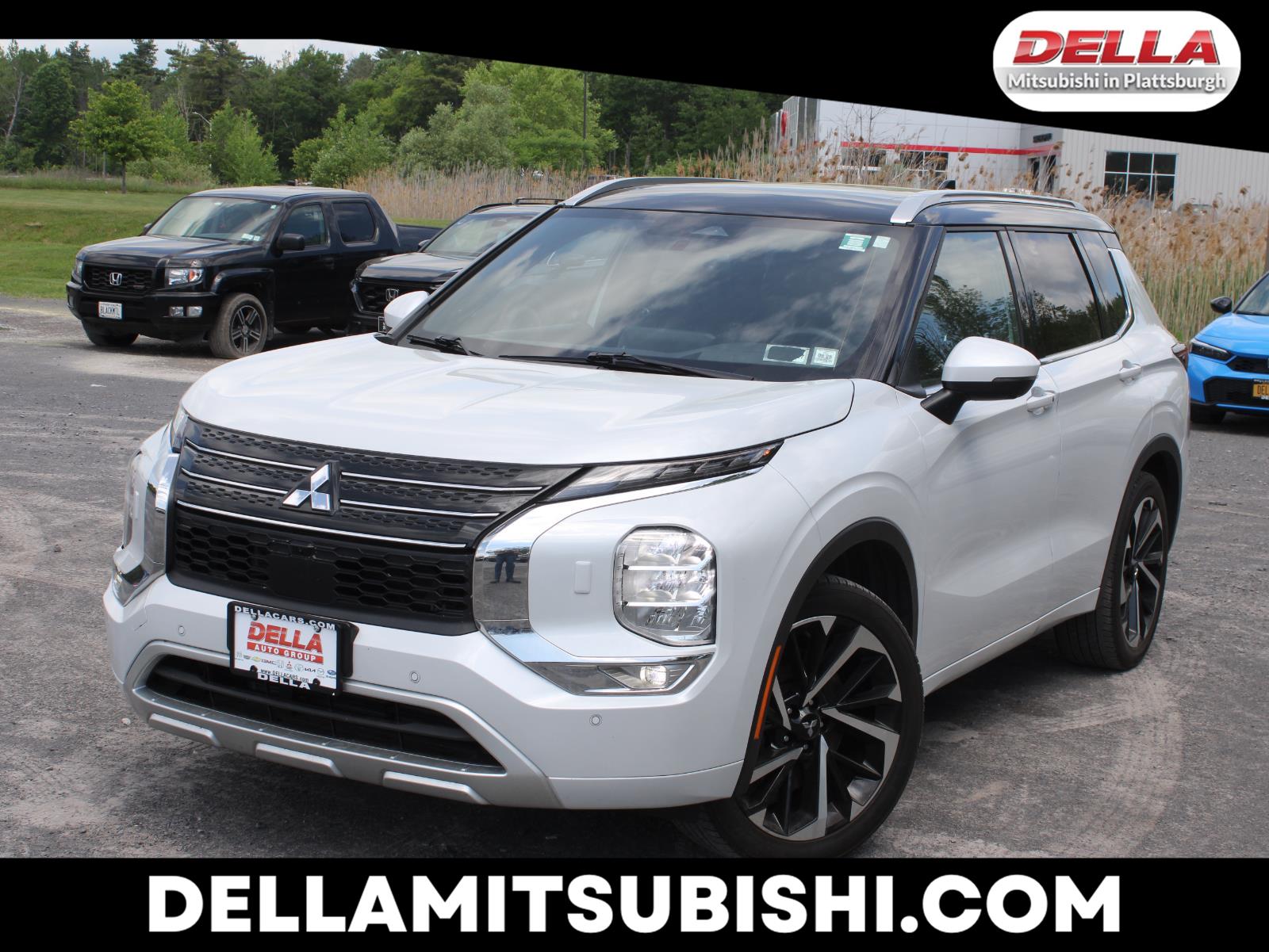 White 2024 Mitsubishi Outlander SEL S-AWC SUV / Crossover All-Wheel Drive Continuously Variable Transmission