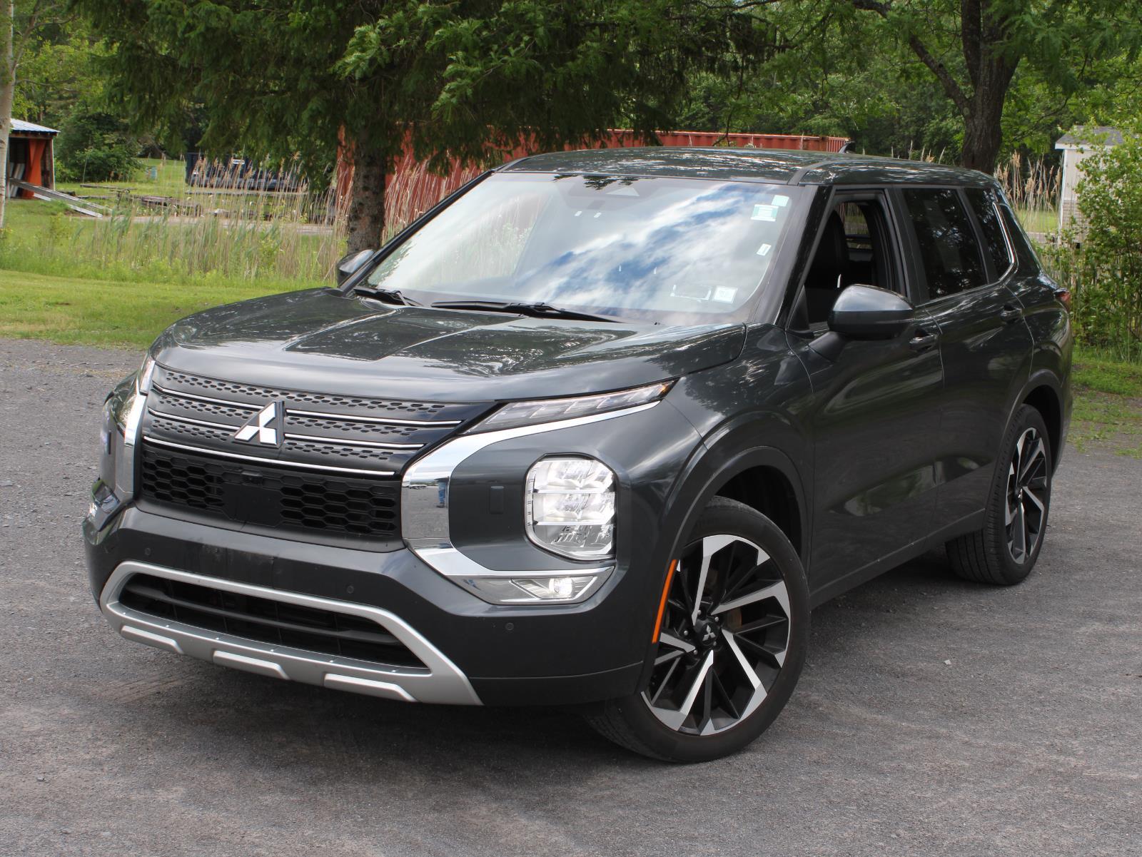 Gray 2024 Mitsubishi Outlander SUV / Crossover All-Wheel Drive Manual