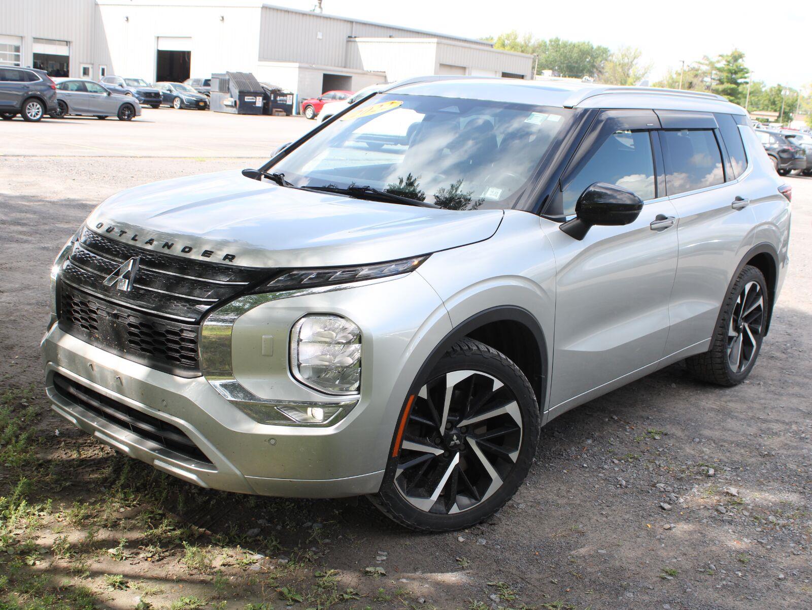 Alloy Silver Metallic 2022 Mitsubishi Outlander SUV / Crossover All-Wheel Drive Continuously Variable Transmission