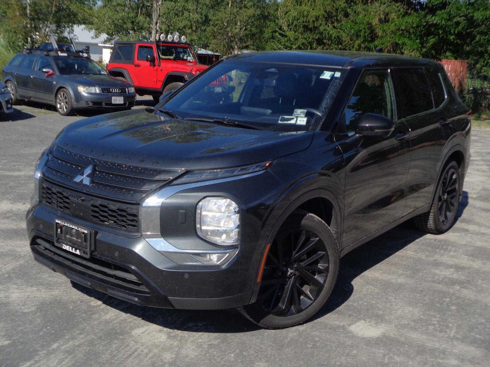 Gray 2024 Mitsubishi Outlander SUV / Crossover All-Wheel Drive Continuously Variable Transmission