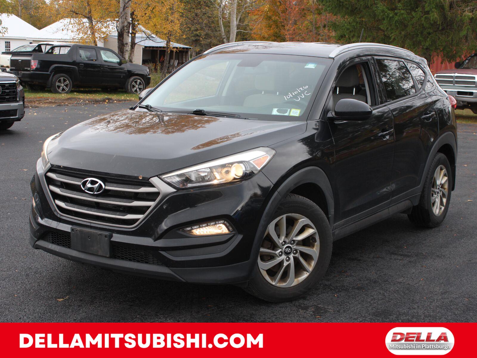 2016 Hyundai Tucson 2.0L SE AWD with Beige Seats