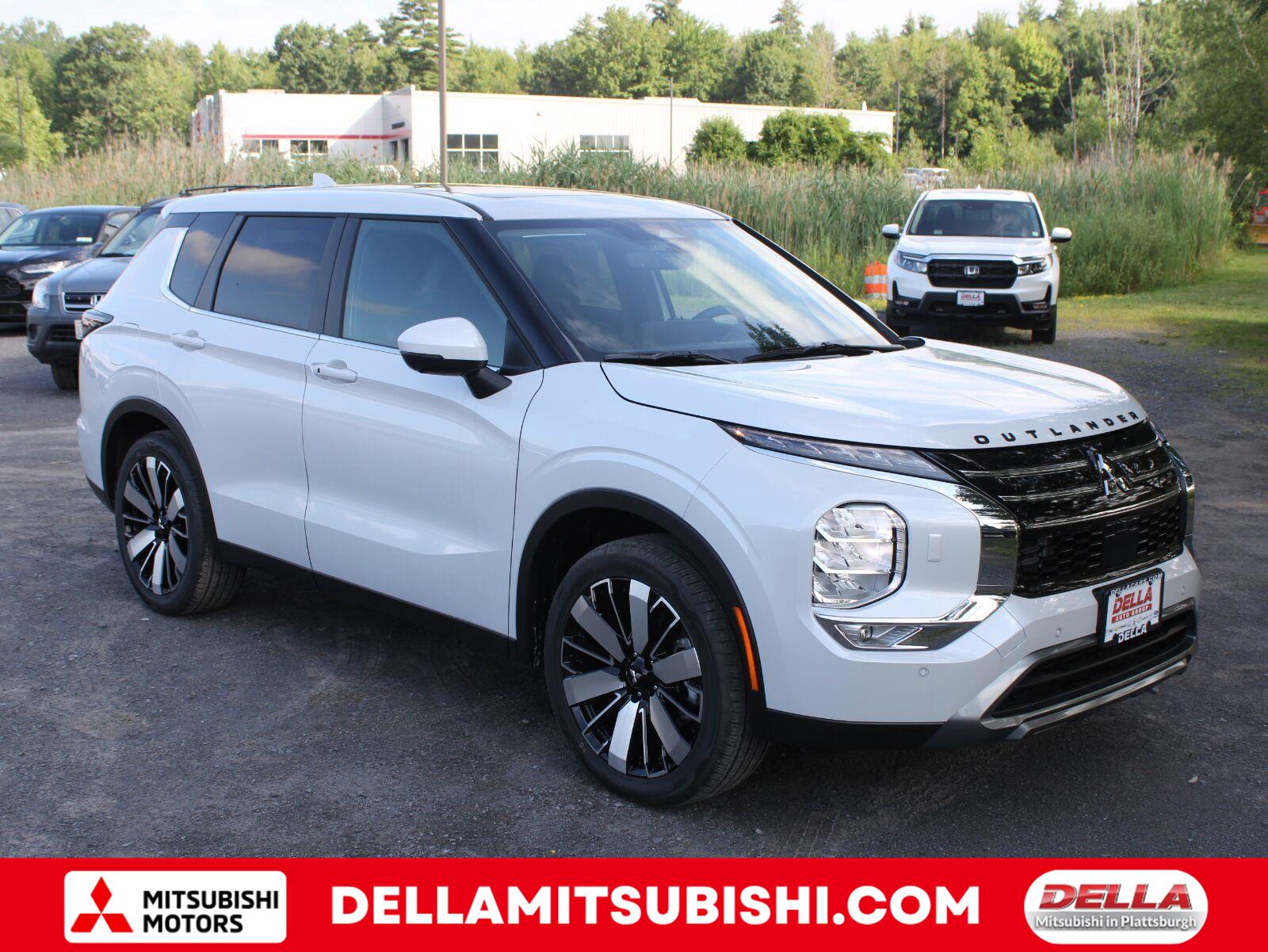 White Diamond 2026 Mitsubishi Outlander SUV / Crossover Front-Wheel Drive Continuously Variable Transmission