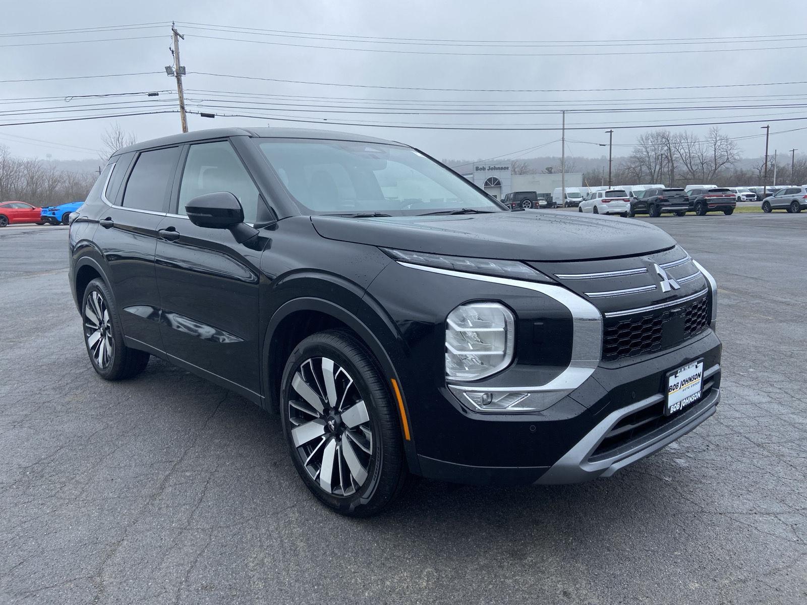 Labrador Black Pearl 2025 Mitsubishi Outlander SE FWD SUV / Crossover Front-Wheel Drive Continuously Variable Transmission