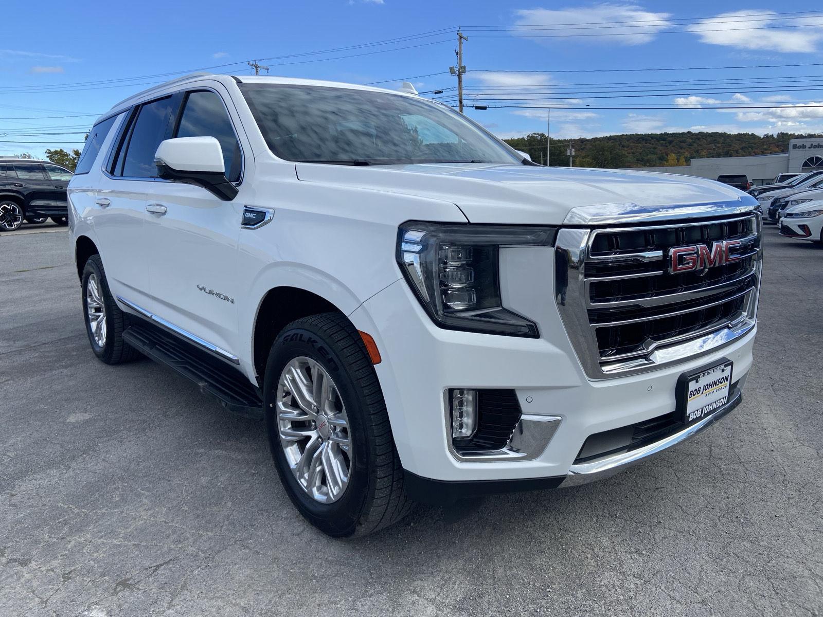 Summit White 2023 GMC Yukon SUV / Crossover Four-Wheel Drive Automatic