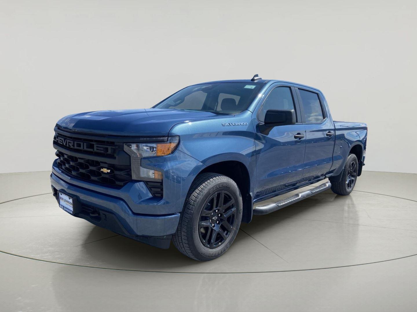 View vehicle photo 3