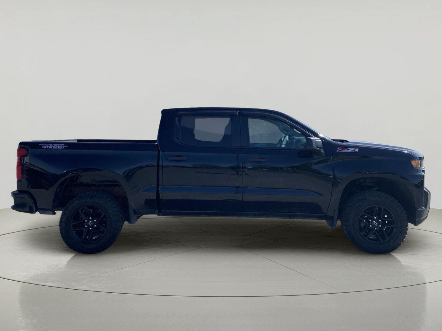 Black 2021 Chevrolet Silverado 1500 Custom Trail Boss Crew Cab 4WD Pickup Truck Four-Wheel Drive 6-Speed Automatic