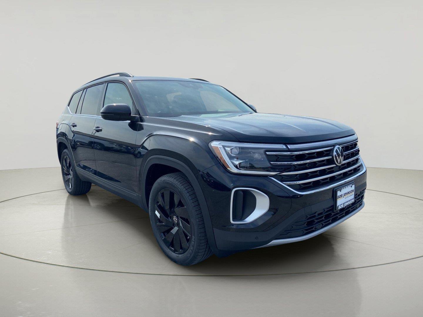 Deep Black Pearl 2026 Volkswagen Atlas SUV / Crossover All-Wheel Drive Automatic