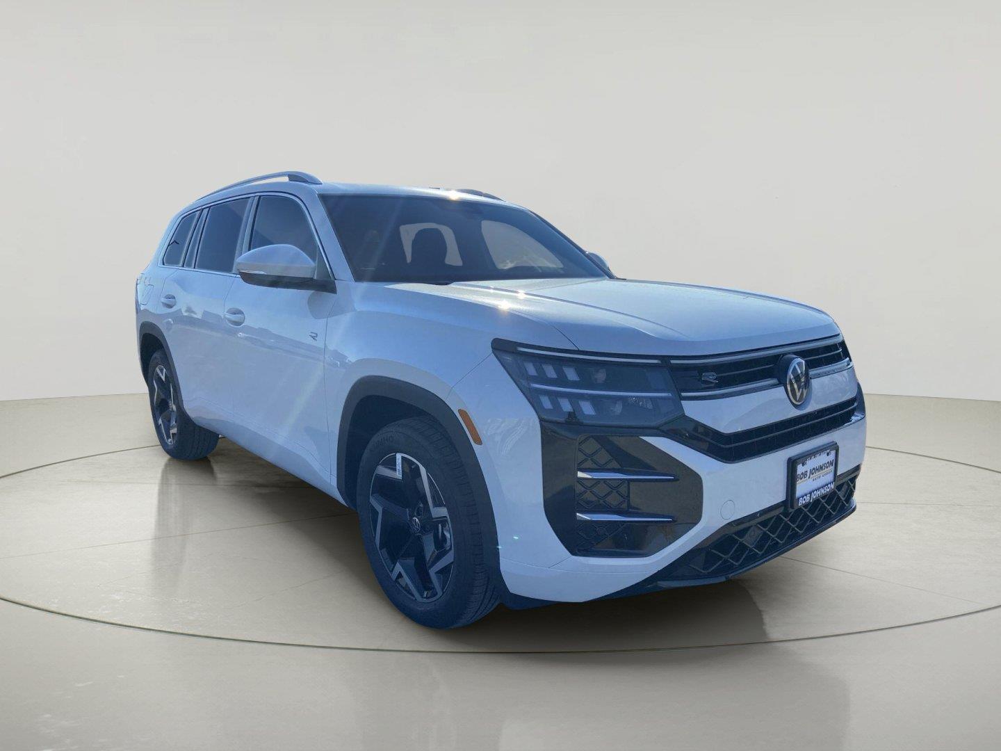 Opal White Pearl 2027 Volkswagen Atlas SUV / Crossover All-Wheel Drive Automatic