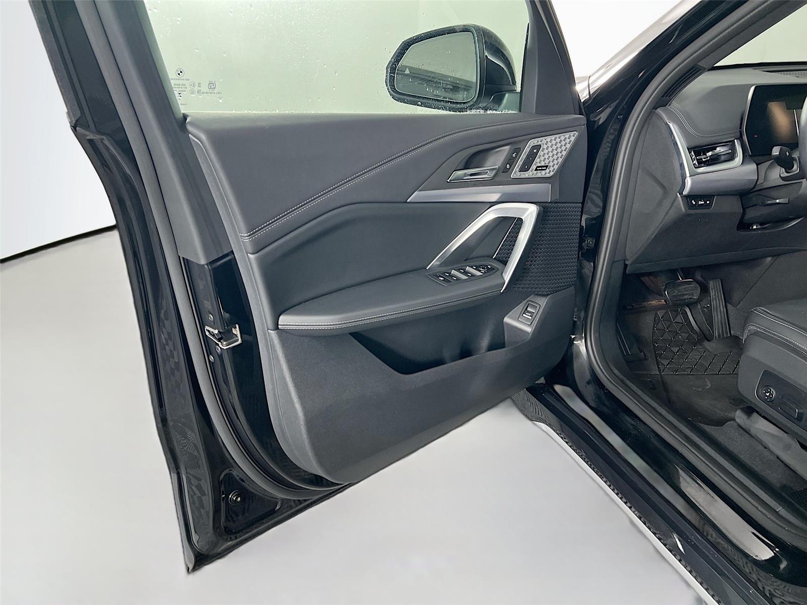 2025 BMW X1 28i - Photo 16