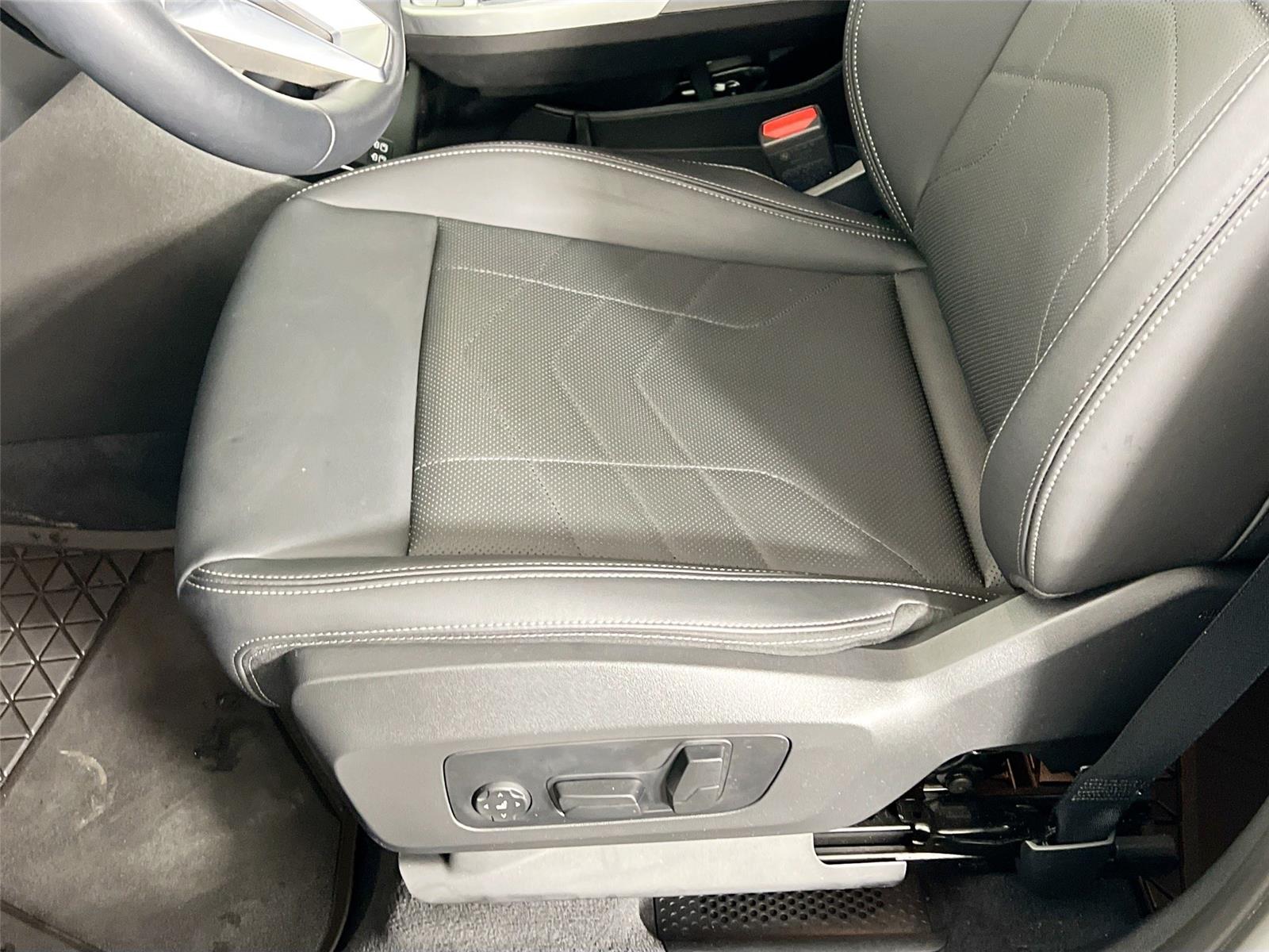 2025 BMW X1 28i - Photo 19