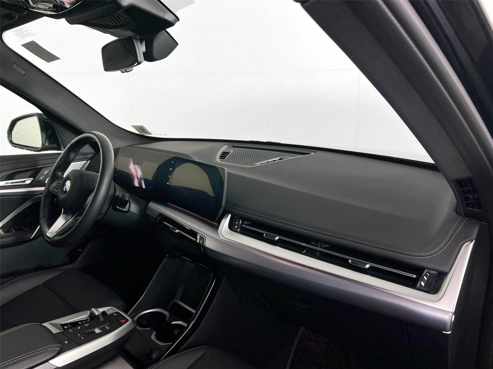 2025 BMW X1 28i - Photo 27