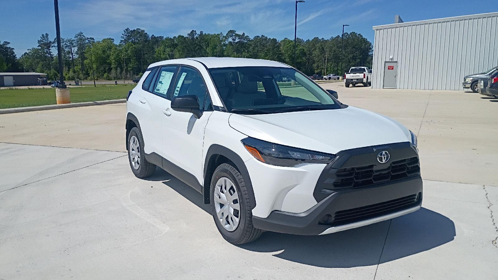 White (Wind Chill Pearl) 2026 Toyota Corolla Cross L FWD SUV / Crossover Front-Wheel Drive Continuously Variable Transmission