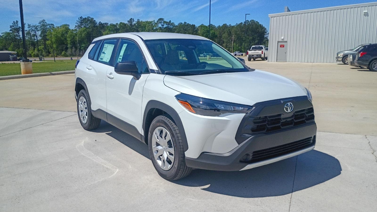 White (Wind Chill Pearl) 2026 Toyota Corolla Cross L FWD SUV / Crossover Front-Wheel Drive Continuously Variable Transmission