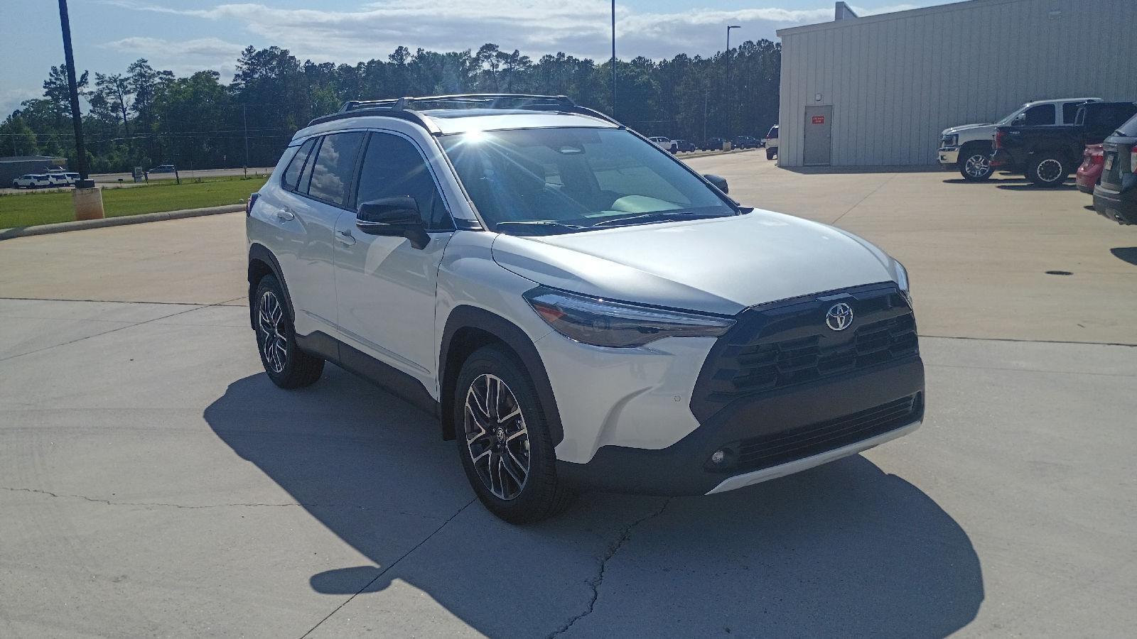 White (Wind Chill Pearl) 2026 Toyota Corolla Cross XLE FWD SUV / Crossover Front-Wheel Drive Continuously Variable Transmission