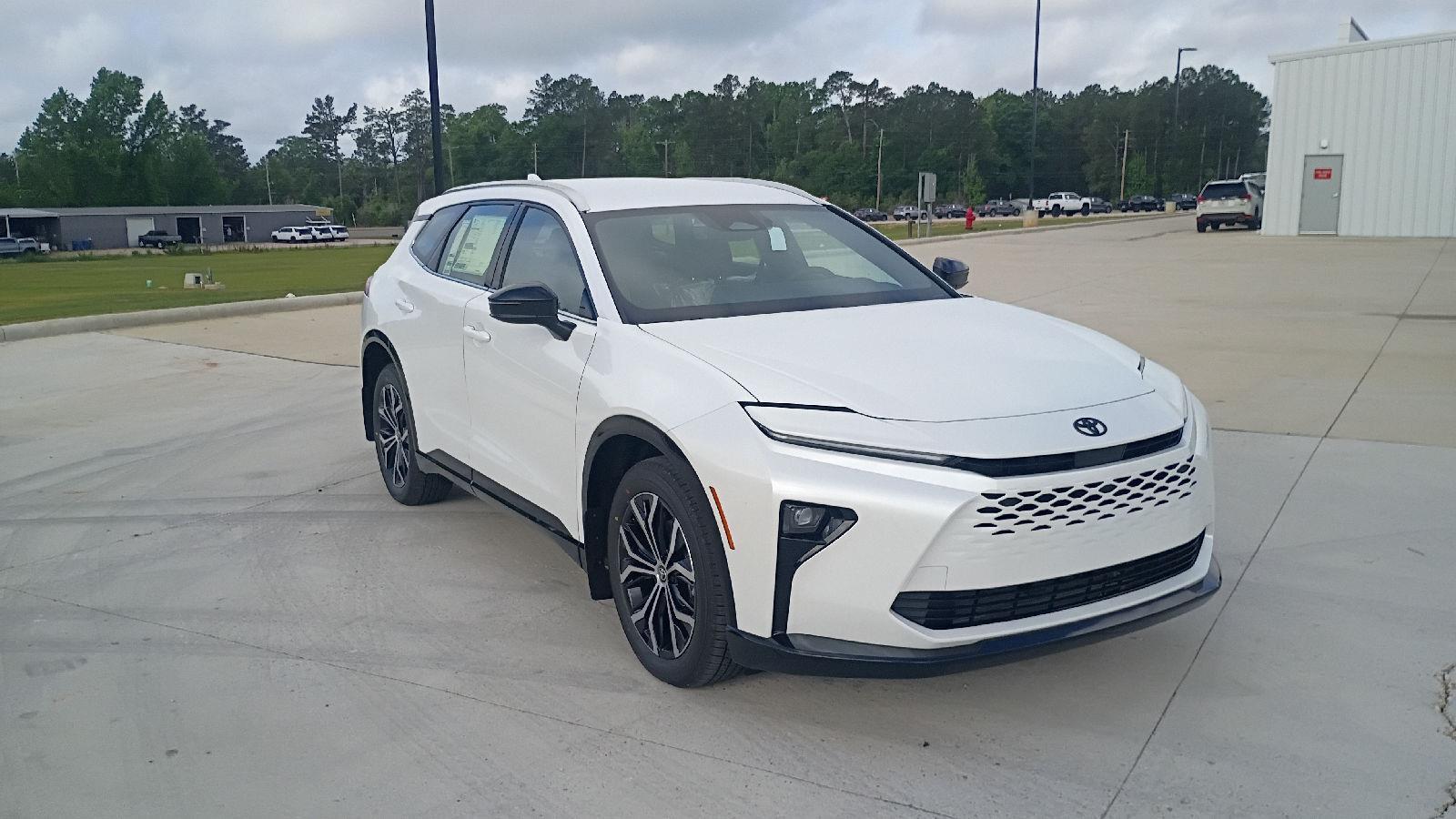 Oxygen White 2026 Toyota Crown Signia XLE AWD SUV / Crossover All-Wheel Drive Continuously Variable Transmission