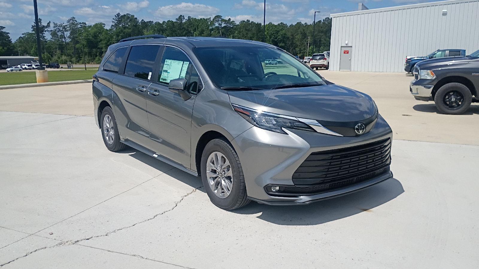 Heavy Metal 2026 Toyota Sienna XLE 8-Passenger FWD Minivan Front-Wheel Drive Continuously Variable Transmission