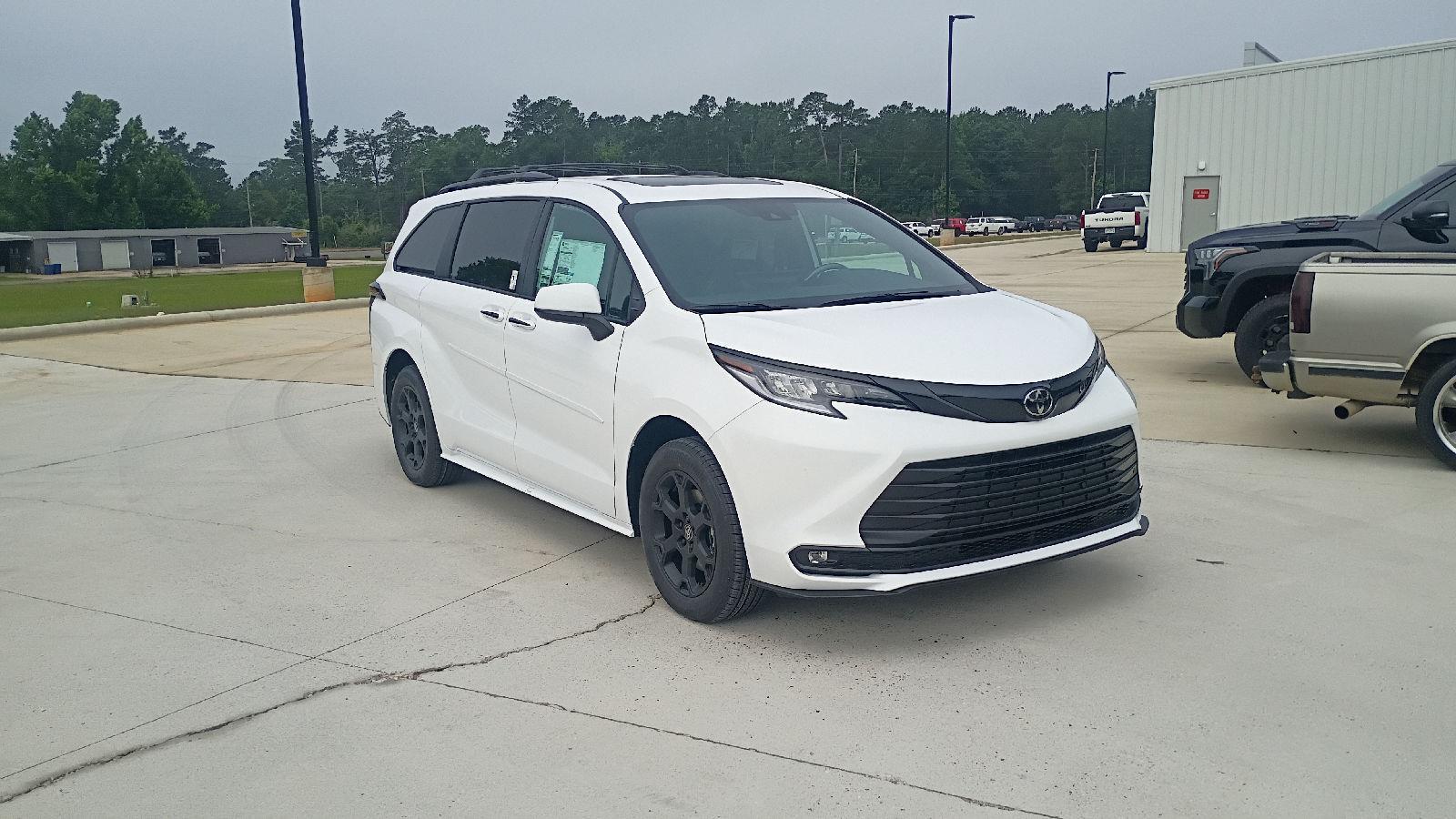 Ice Cap 2026 Toyota Sienna Woodland Edition 7-Passenger AWD Minivan All-Wheel Drive Continuously Variable Transmission