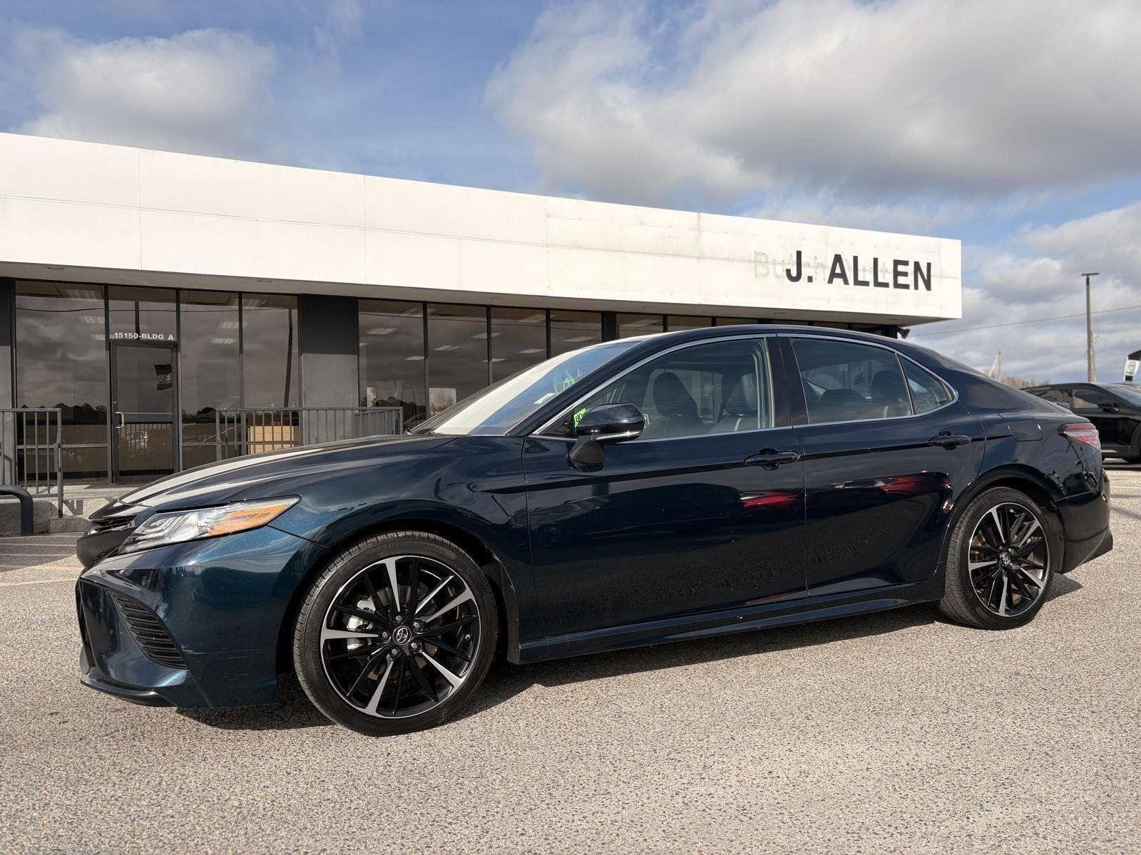 2019 Toyota Camry XSE FWD