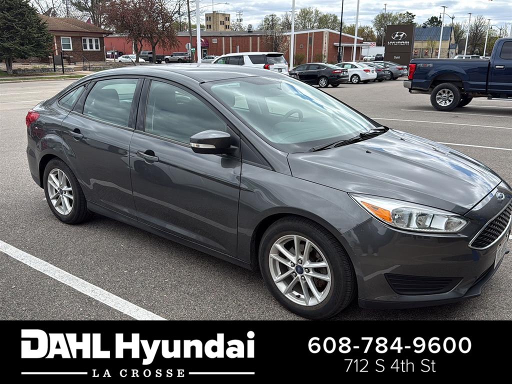 Gray (Magnetic) 2015 Ford Focus SE Sedan Front-Wheel Drive 6-Speed Automatic