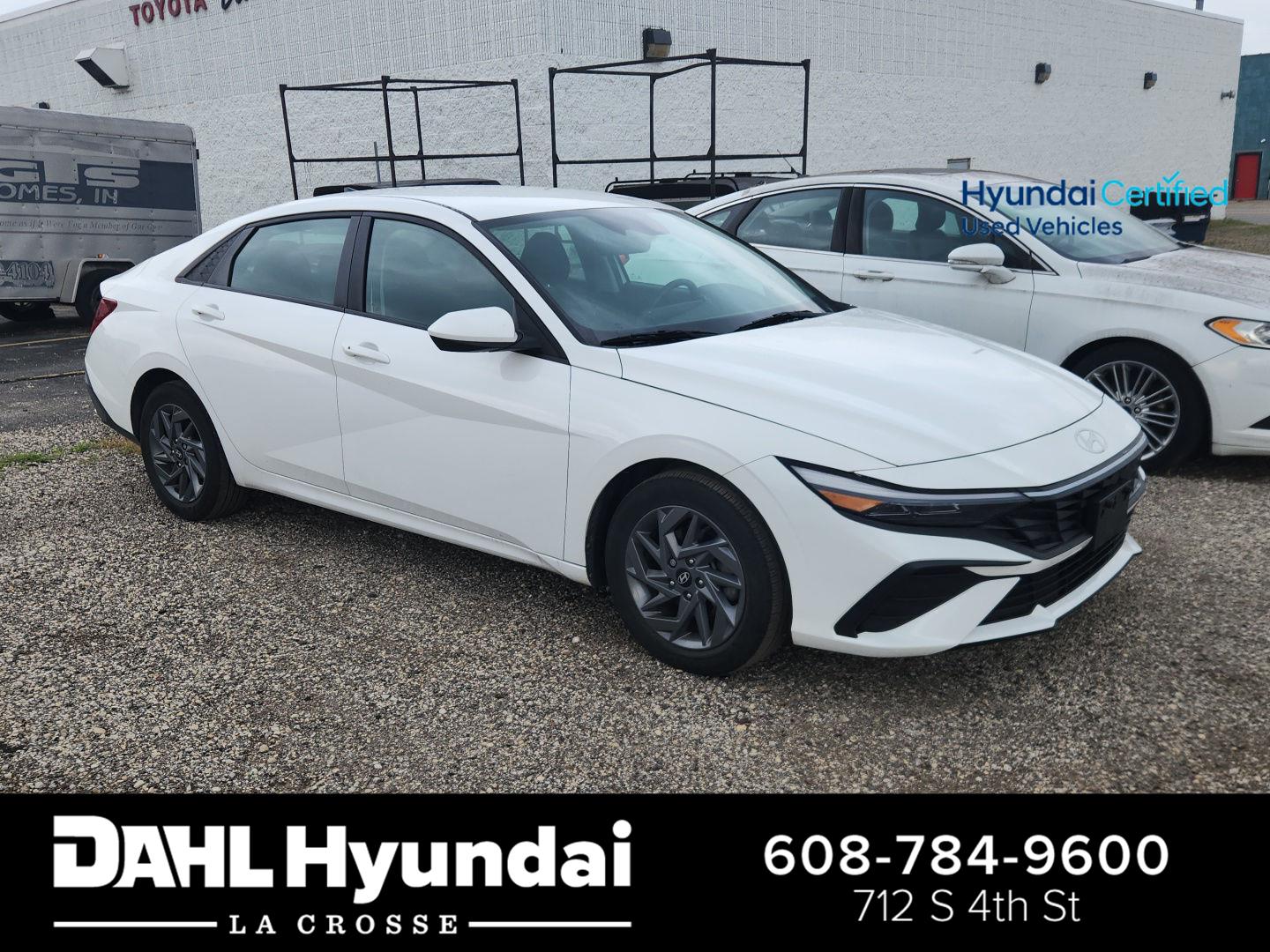 2024 Hyundai Elantra SEL FWD