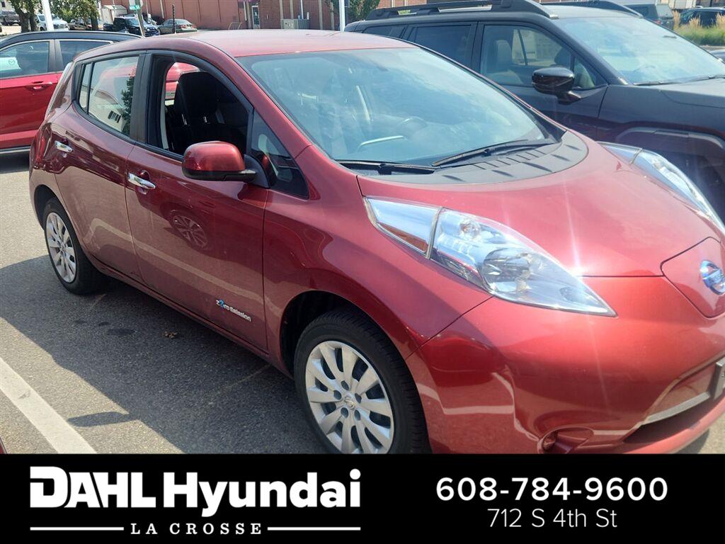 Cayenne Red 2015 Nissan LEAF Hatchback Front-Wheel Drive Automatic