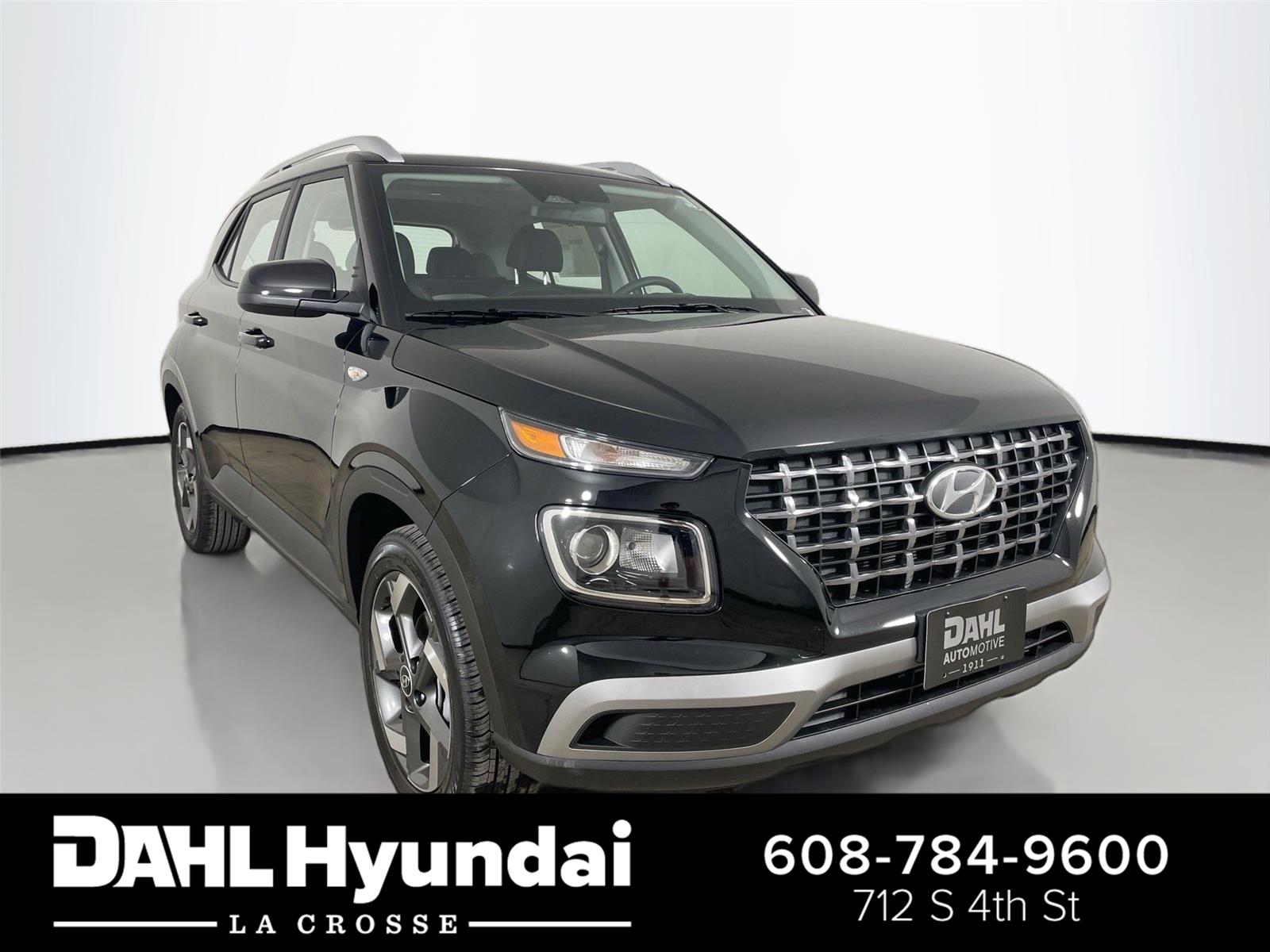 Onyx Black 2026 Hyundai Venue SUV / Crossover Front-Wheel Drive Continuously Variable Transmission