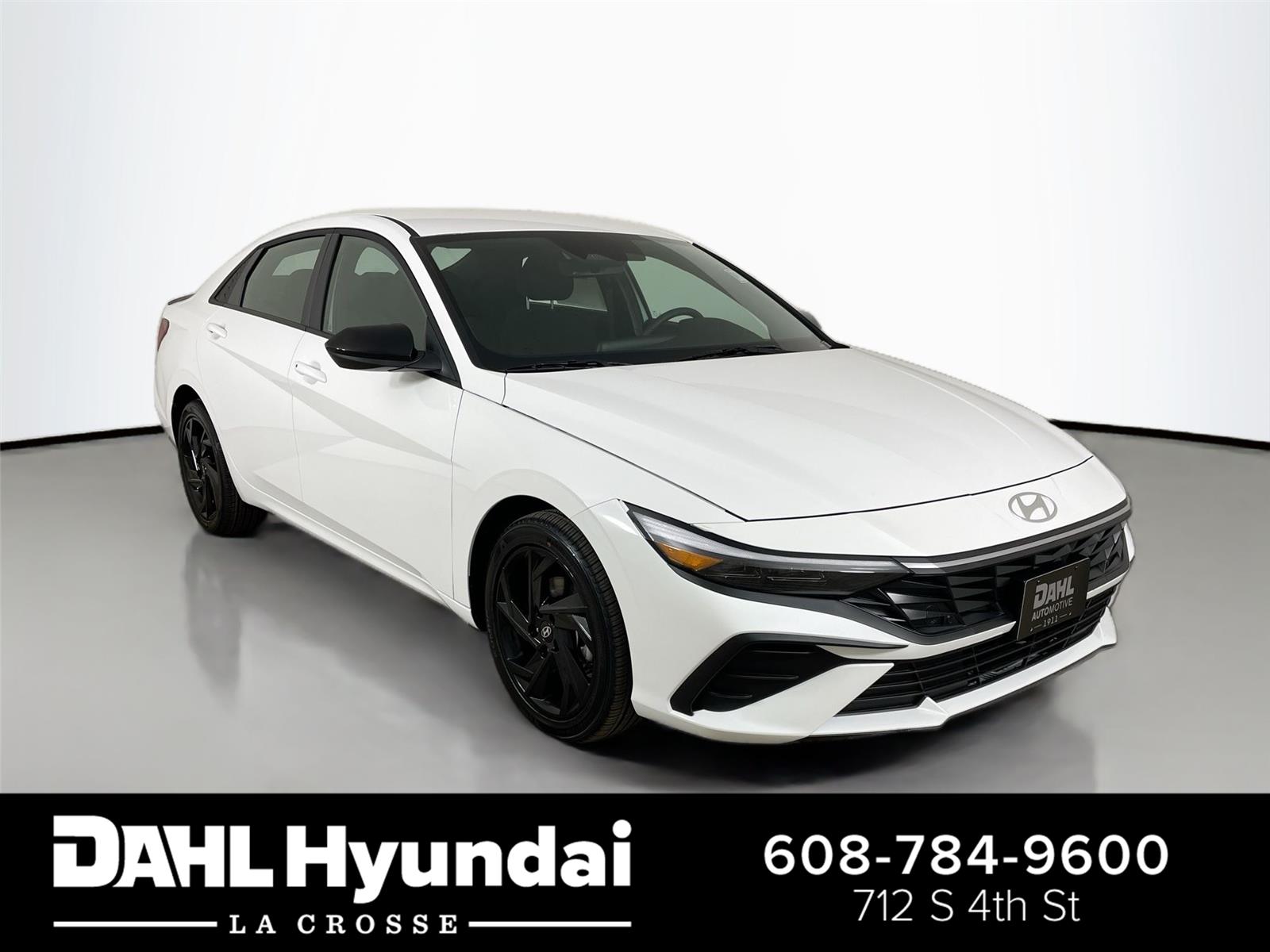 Serenity White Pearl 2026 Hyundai Elantra Sedan Front-Wheel Drive Continuously Variable Transmission