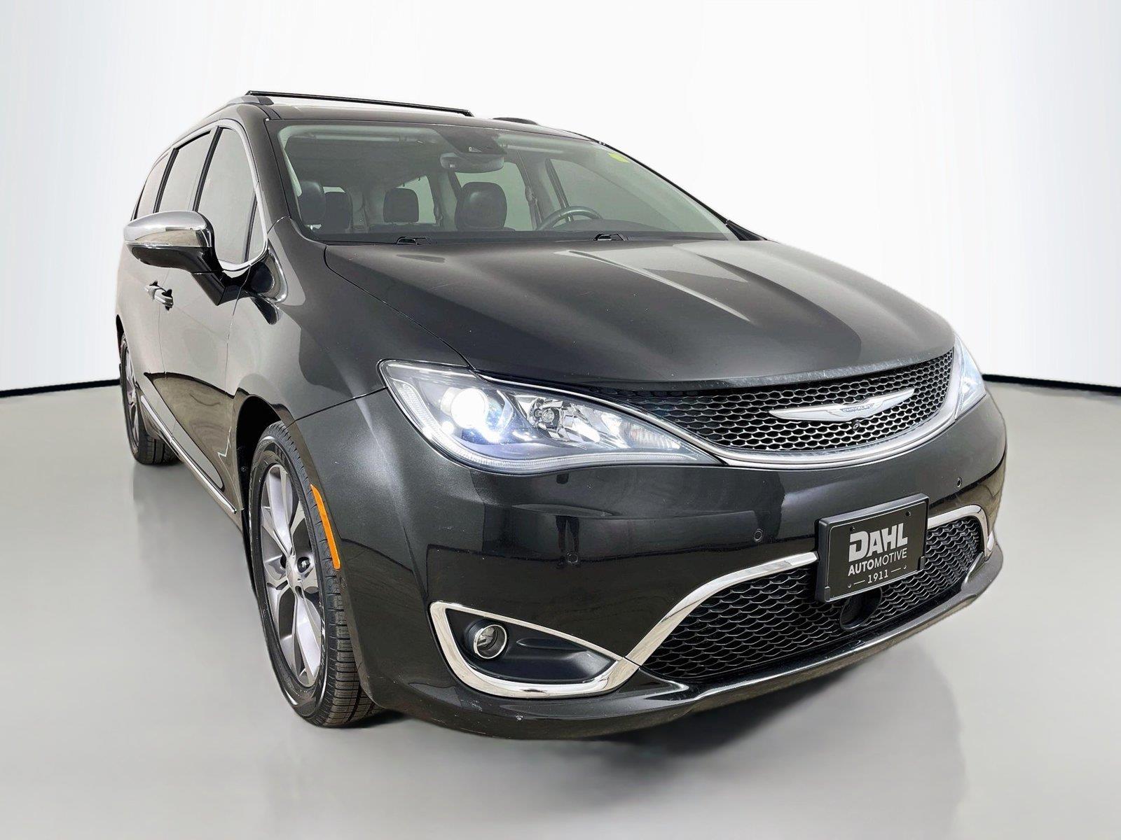 2017 Chrysler Pacifica Limited FWD