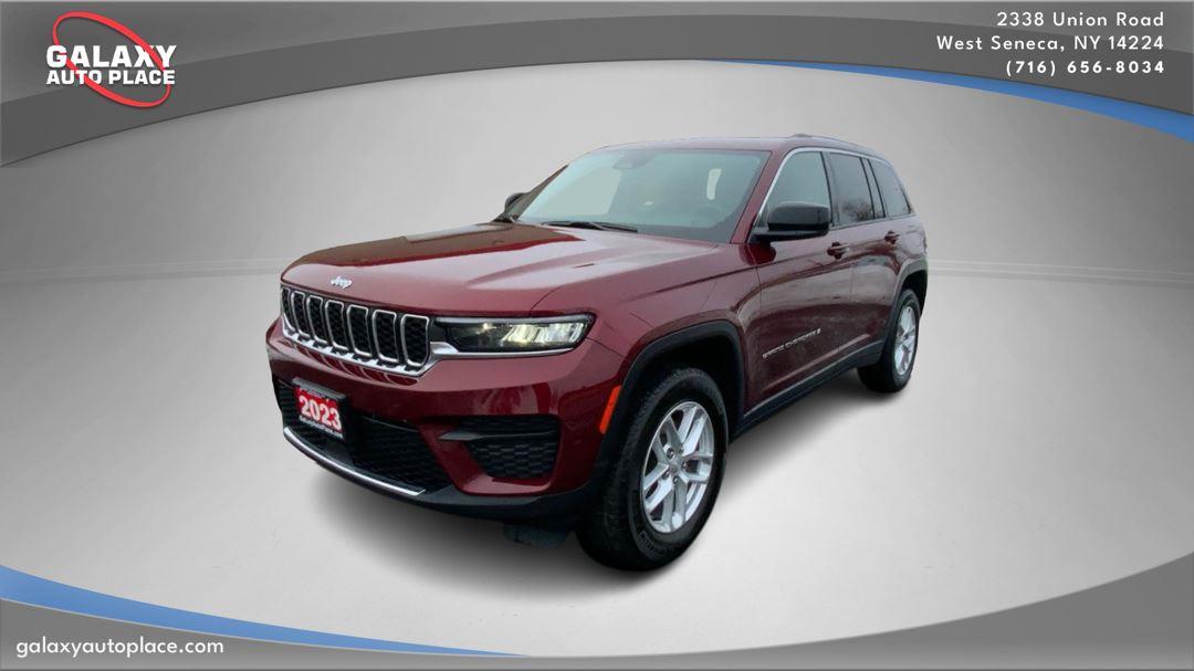2023 Jeep Grand Cherokee Laredo 4WD