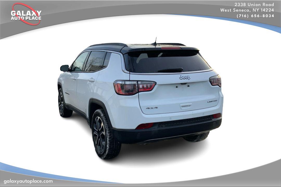 View vehicle photo 7