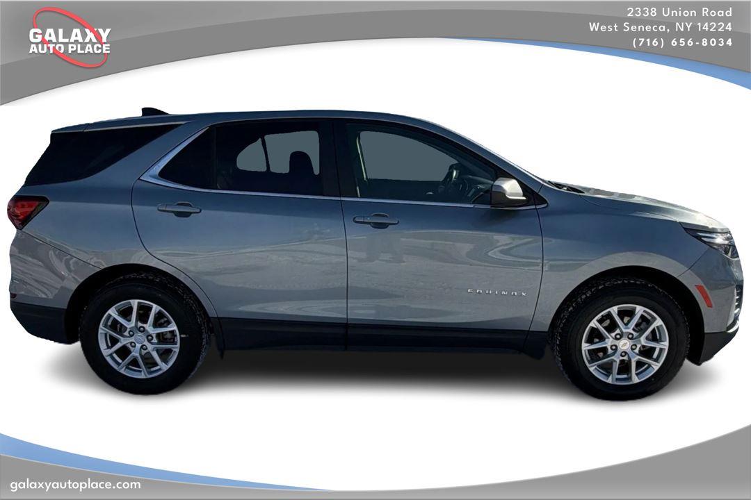 View vehicle photo 4